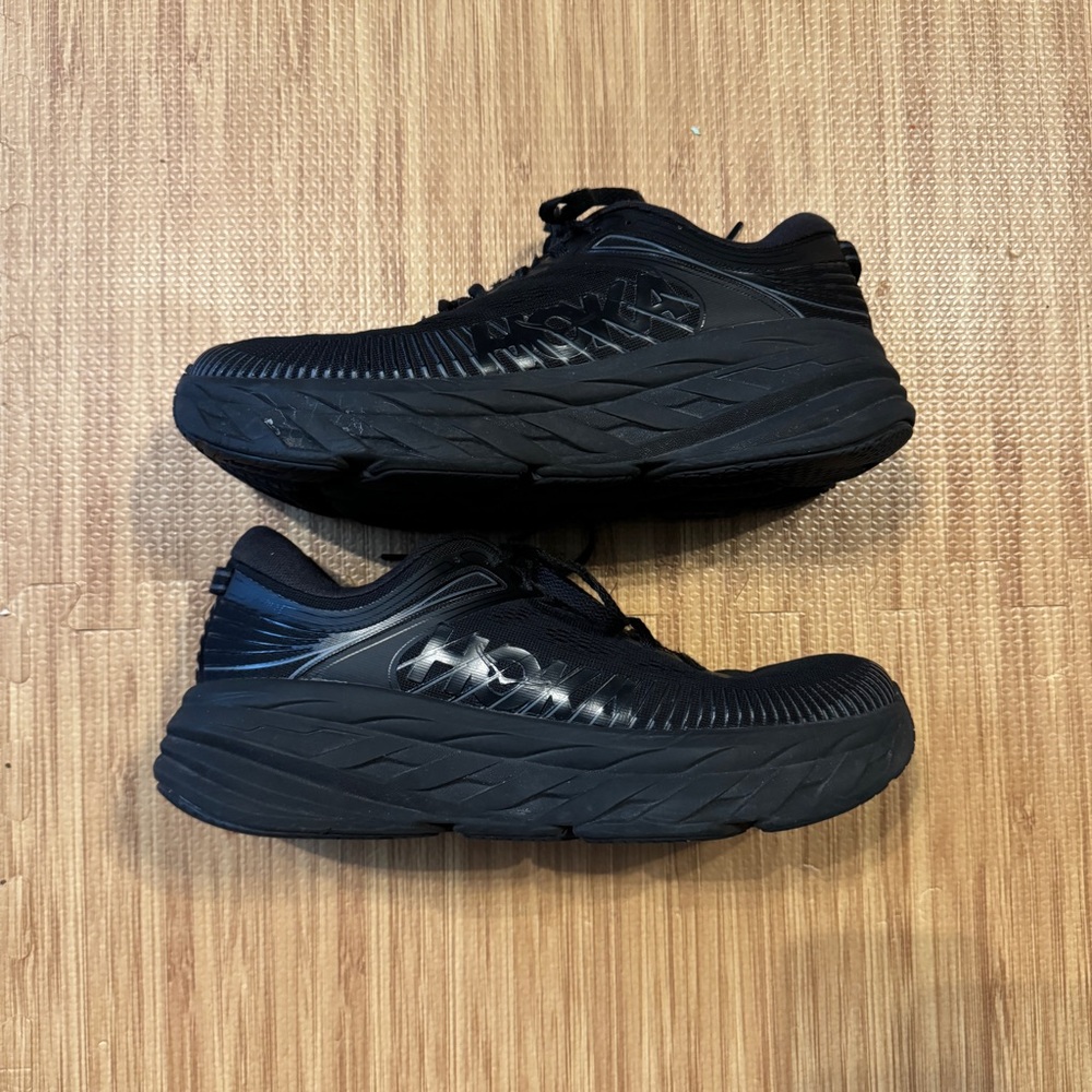 Hoka One One Bondi 7 - Women’s size 10 Black